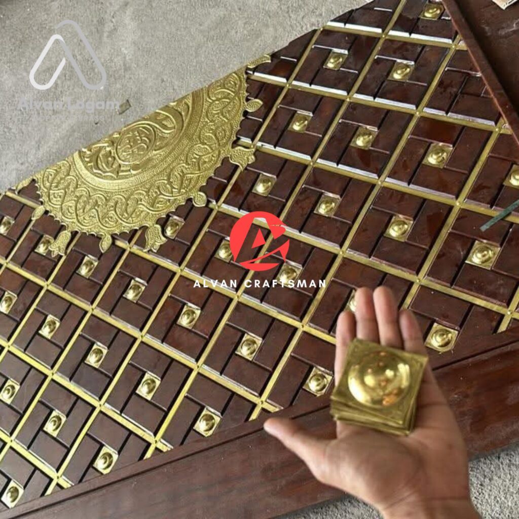 Kerajinan pintu masjid