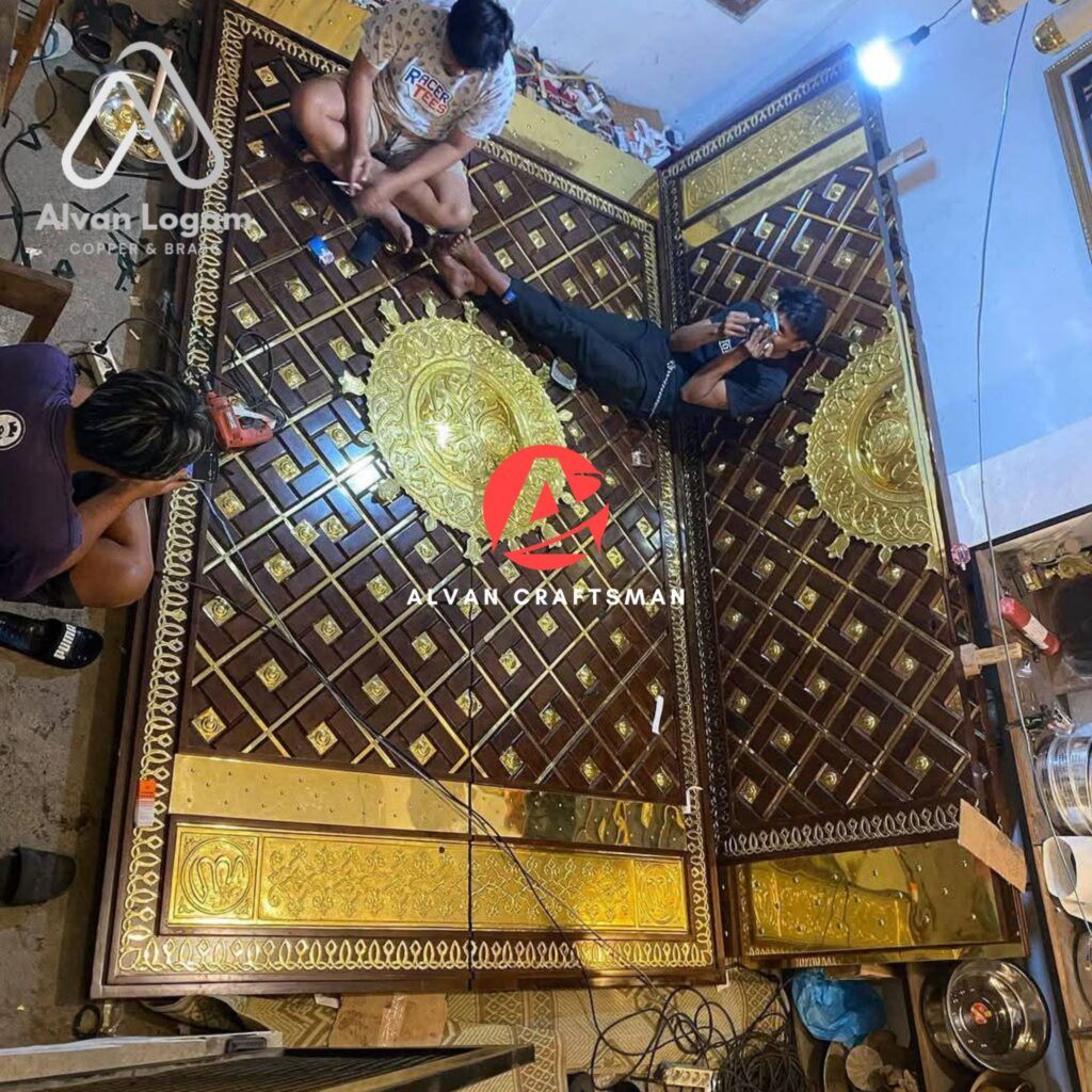 Pintu masjid nabawi kuningan 