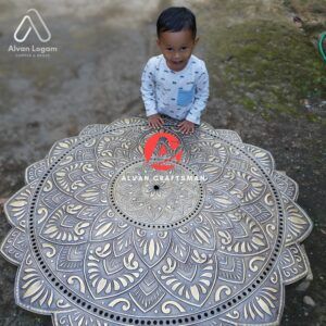 Hiasan dinding Kuningan 