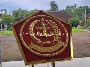 Logo tembaga kuningan 