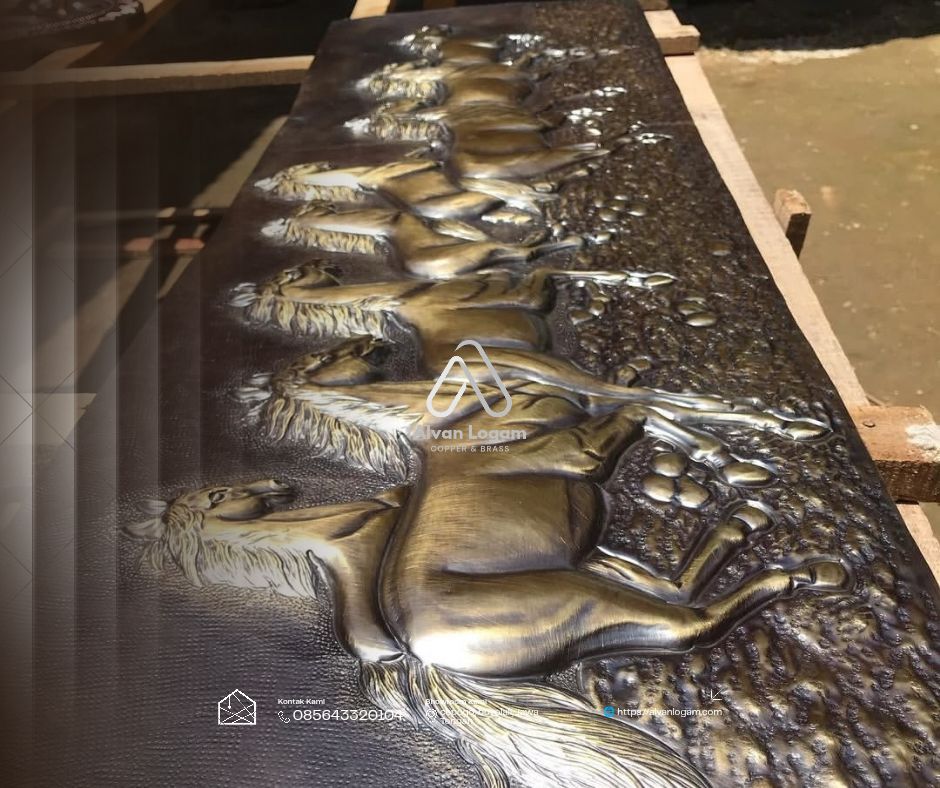 Hiasan dinding tembaga 